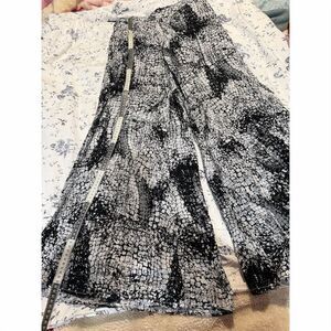 Solitaire Women's M Black Animal Print Dress Pants